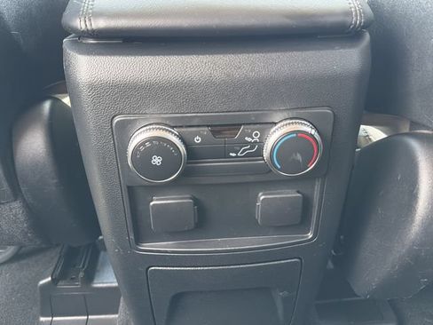 Used 2020 Ford Explorer 2WD image 29