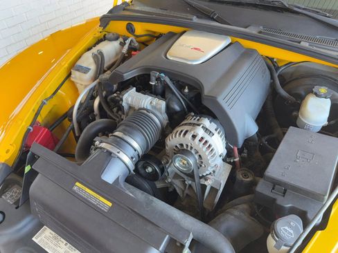 Used 2004 Chevrolet SSR w/ Preferred Equipment Group RWD image 10