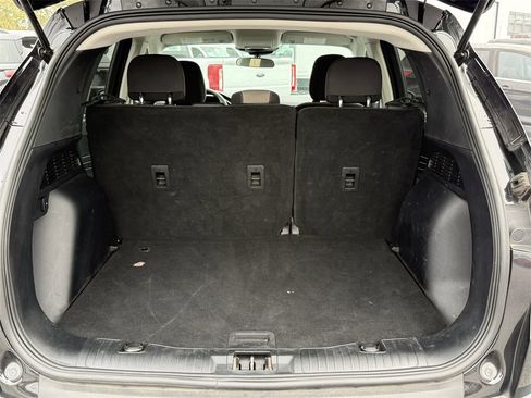 Used 2022 Ford Escape SE w/ SE Sport Appearance Package image 32