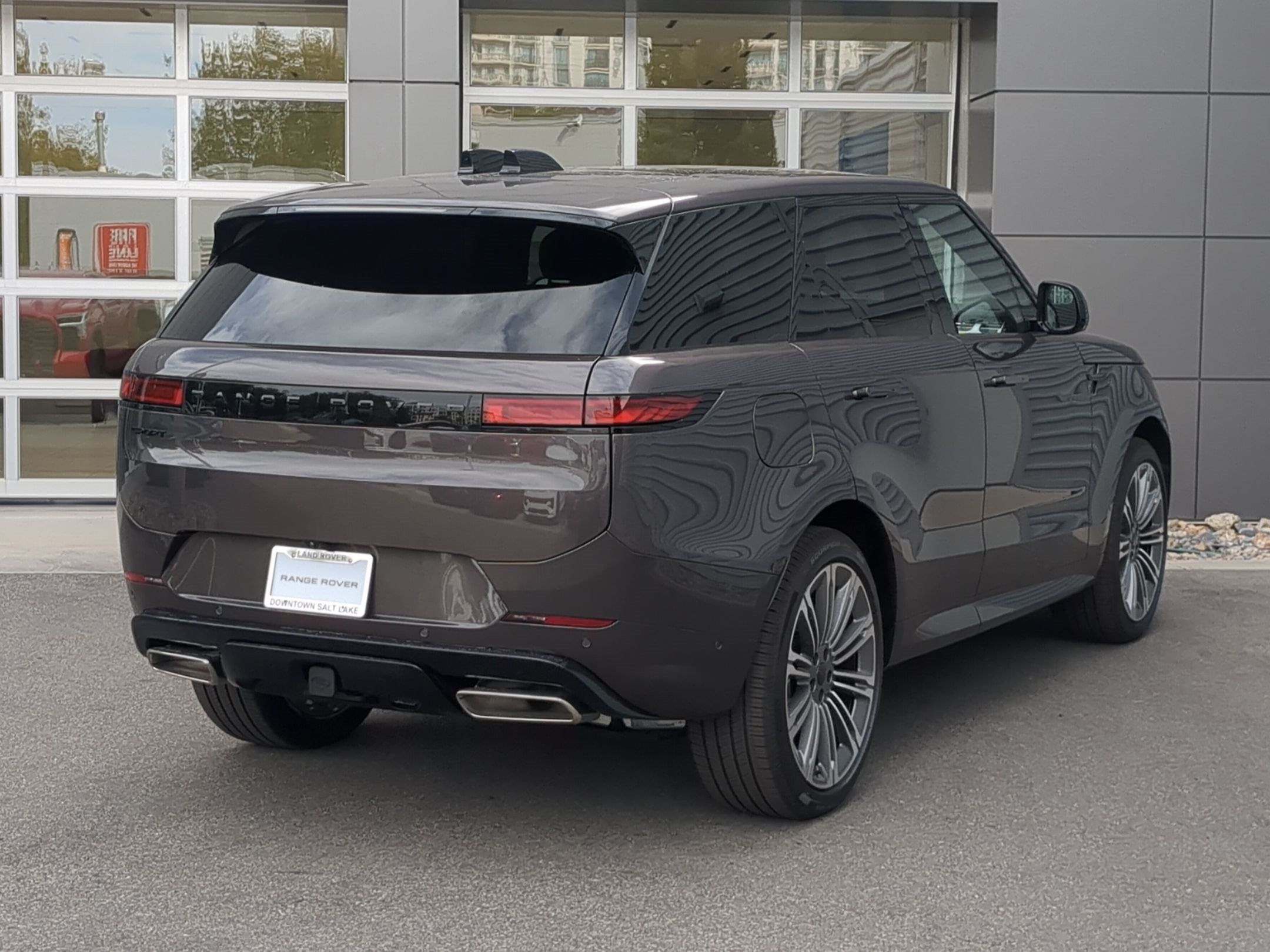 New 2026 Land Rover Range Rover Sport Dynamic SE AWD/4WD image 5