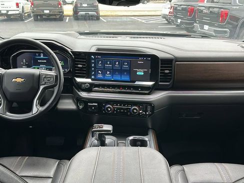 Certified 2023 Chevrolet Silverado 1500 High Country w/ Technology Package image 10