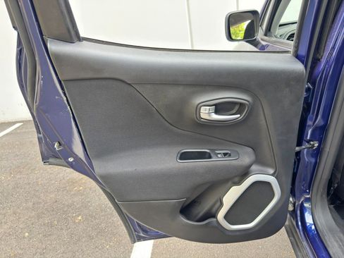 Used 2019 Jeep Renegade Sport w/ Sport Appearance Group image 35