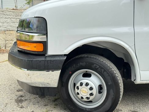 New 2026 Chevrolet Express 4500 w/ Power Convenience Package RWD image 3