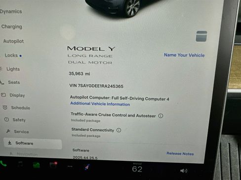 Used 2024 Tesla Model Y Long Range AWD/4WD image 34