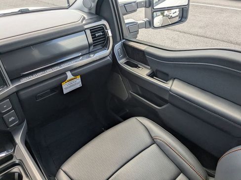New 2026 Ford F250 Lariat w/ Black Appearance Package image 19