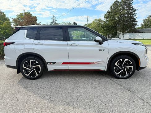 Used 2024 Mitsubishi Outlander Ralliart image 2