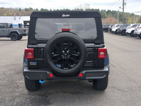Used 2023 Jeep Wrangler Unlimited Sahara w/ Cold Weather Group AWD/4WD image 6
