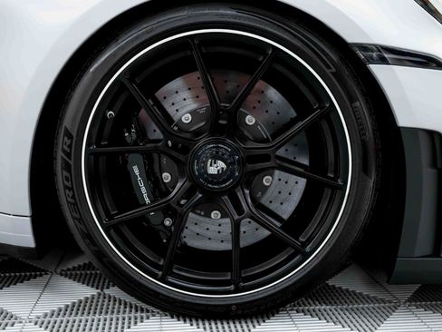 Used 2026 Porsche 911 GT3 RWD image 9