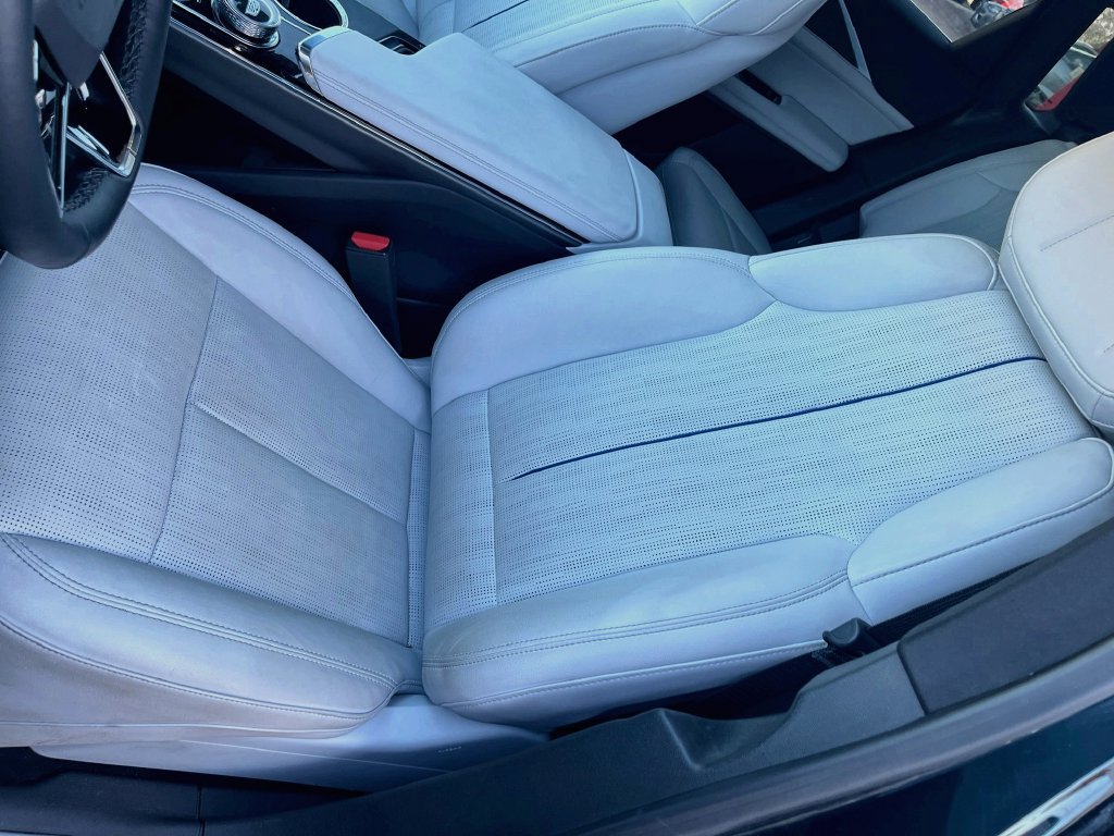 Used 2026 Cadillac Lyriq Luxury w/ LPO, Floor Liner Package AWD/4WD image 20