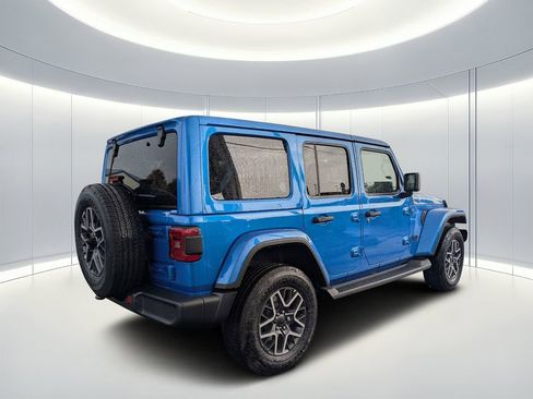 New 2026 Jeep Wrangler Unlimited Sahara AWD/4WD image 4