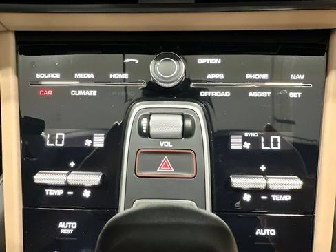 Used 2023 Porsche Cayenne S AWD/4WD image 25