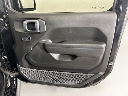 Used 2023 Jeep Wrangler Unlimited Rubicon 4xe w/ Steel Bumper Group AWD/4WD image 31