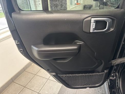 Used 2021 Jeep Wrangler Unlimited Sport image 15