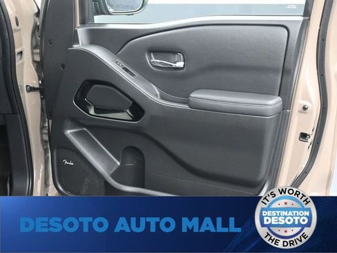 Used 2022 Nissan Frontier PRO-4X w/ Pro-4X Premium Package AWD/4WD image 11