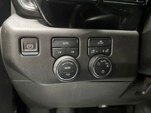 Used 2023 Chevrolet Silverado 1500 LT image 12