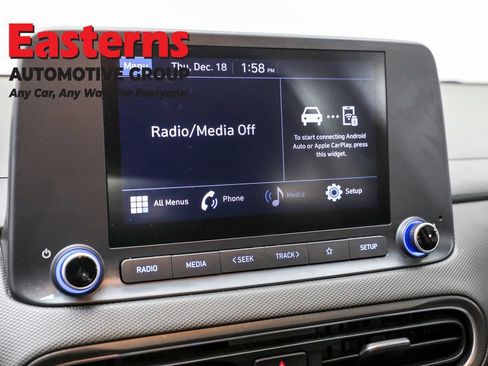 Used 2022 Hyundai Kona SE w/ Winter Weather Package image 19