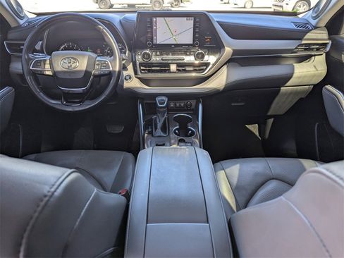 Used 2020 Toyota Highlander Limited image 5