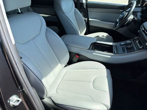 Used 2025 Hyundai Palisade SEL FWD image 13