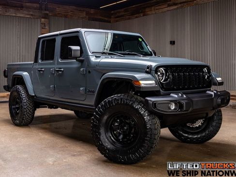 Used 2025 Jeep Gladiator Willys image 1