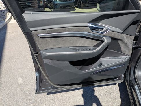 Used 2019 Audi e-tron Prestige AWD/4WD image 12