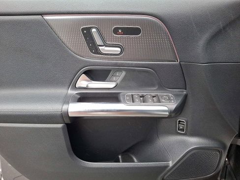 Used 2021 Mercedes-Benz GLA 250 GLA 250 image 12