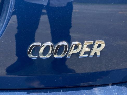 Used 2016 MINI Cooper 4-Door Hardtop image 11