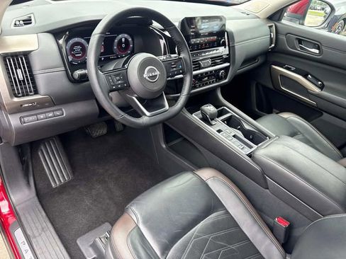 Used 2024 Nissan Pathfinder Platinum w/ Cargo Package FWD image 25