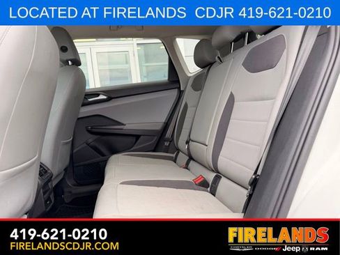 Used 2022 Volkswagen Taos SE AWD/4WD image 4