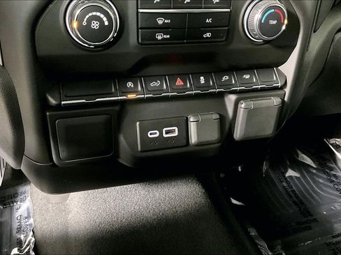 Used 2021 Chevrolet Silverado 1500 Custom image 32