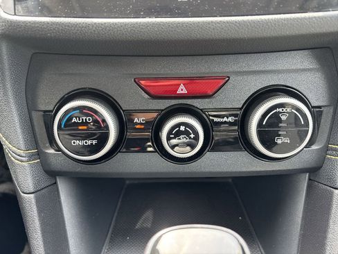 Used 2022 Subaru Crosstrek 2.5i Sport w/ Moonroof Package image 17