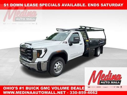 New 2025 GMC Sierra 3500 Pro w/ Convenience Package