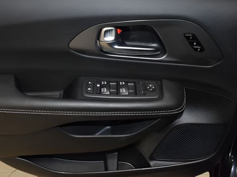 New 2026 Chrysler Pacifica Select w/ S Appearance Package FWD image 25