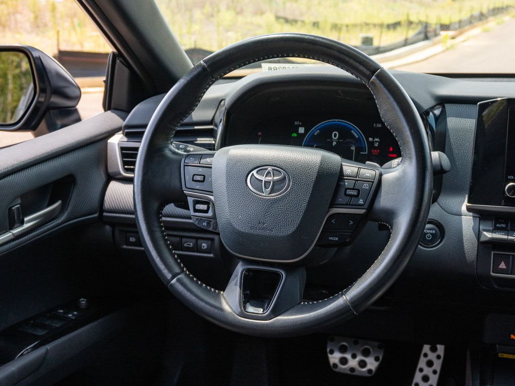 Used 2025 Toyota Camry SE FWD image 22