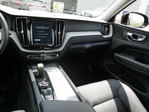 Certified 2025 Volvo XC60 B5 Plus AWD/4WD image 14