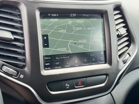 Used 2019 Jeep Cherokee Trailhawk image 15