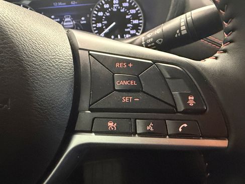 Used 2025 Nissan Sentra SR FWD image 34