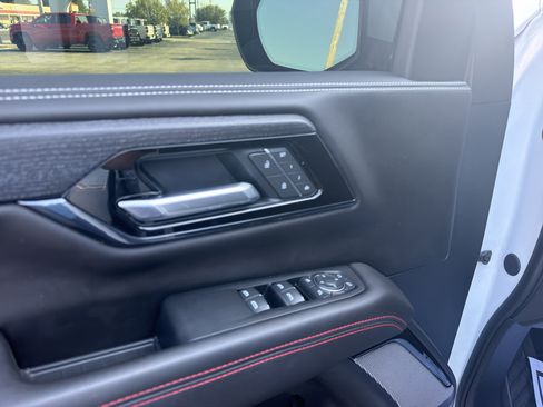 Used 2025 GMC Yukon AT4 Ultimate w/ LPO, Floor Liner Package AWD/4WD image 11
