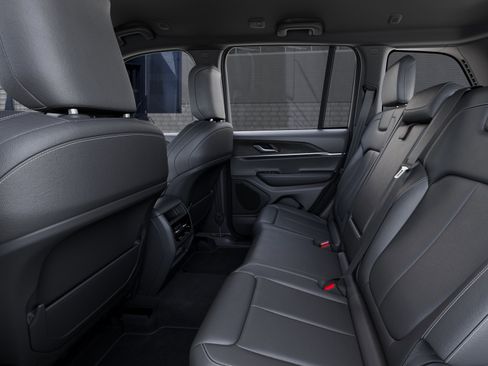 New 2025 Jeep Grand Cherokee Limited image 23