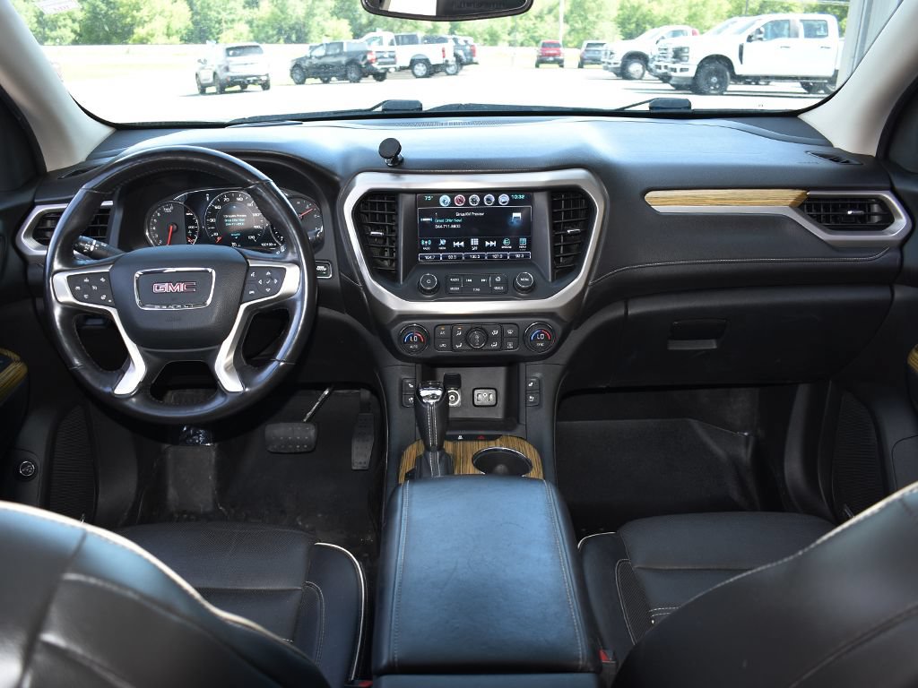 Used 2017 GMC Acadia Denali AWD/4WD image 4