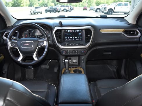 Used 2017 GMC Acadia Denali AWD/4WD image 4