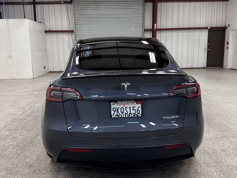 Used 2023 Tesla Model Y Long Range image 18