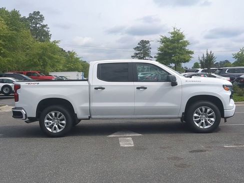 New 2025 Chevrolet Silverado 1500 Custom image 4