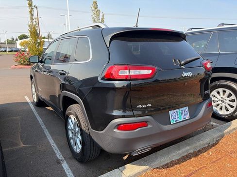 Used 2017 Jeep Cherokee Latitude AWD/4WD image 5
