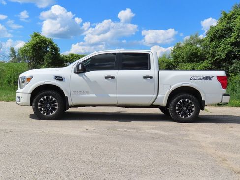 Used 2017 Nissan Titan PRO-4X w/ Pro-4x Convenience Package AWD/4WD image 28