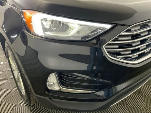 Used 2019 Ford Edge Titanium image 28
