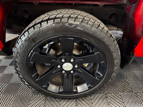 Used 2018 Chevrolet Silverado 1500 Custom w/ Custom Value Package image 19