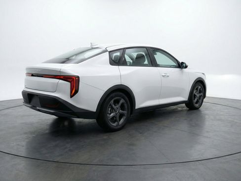 Used 2025 Kia K4 LXS image 9