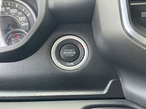 Used 2025 RAM 1500 Big Horn AWD/4WD image 23