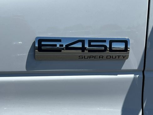 Used 2022 Ford E-450 and Econoline 450 Super Duty w/ Power Windows & Locks Group image 31