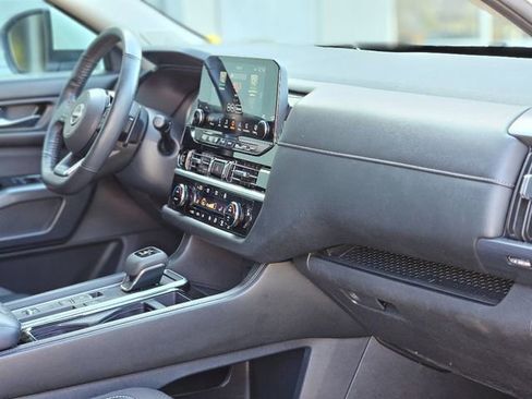 Certified 2024 Nissan Pathfinder SL w/ SL Premium Package image 13